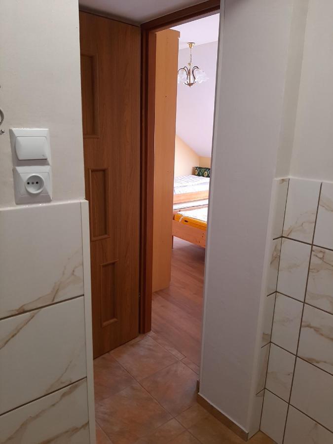 Der Kleine Bauernhof Keine Arbeiter Zadnych Pracownikow Apartment Lubiatow  Екстериор снимка